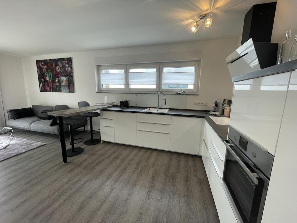 Exklusive Wohnung Zentral Mit Grossem Balkon Losheim Exterior foto